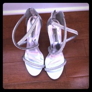 Sliver sparkly high heeled shoes